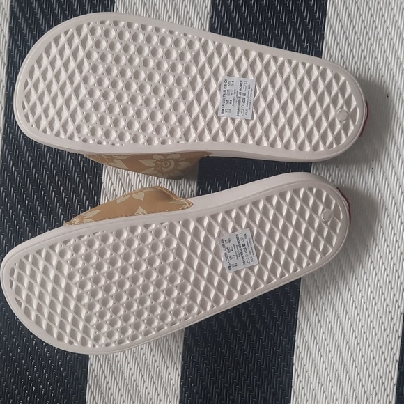 Vans, flip-flops, slide-on, size 9 - Picture 2 of 3